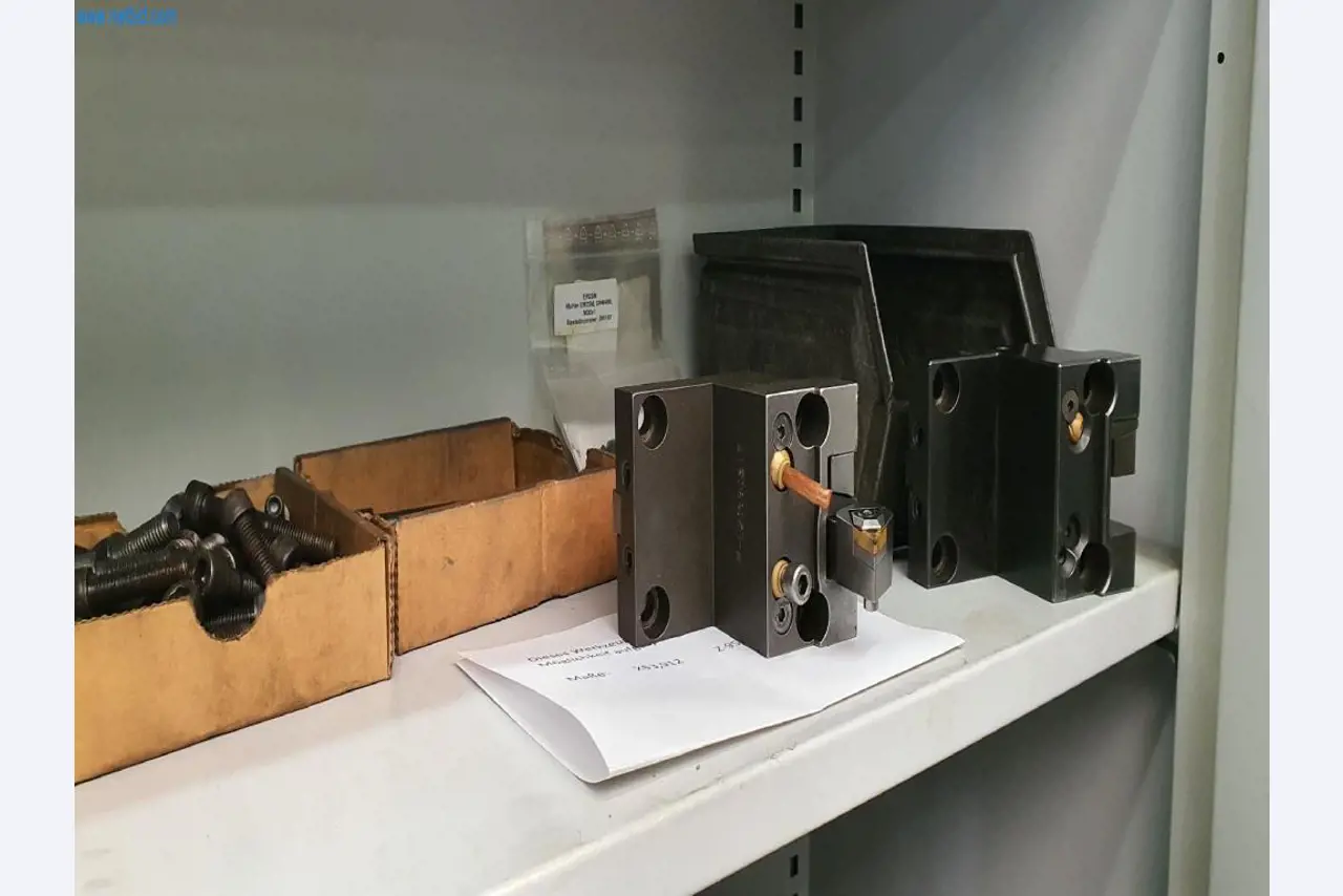 Máquinas para a produção de peças fresadas, torneadas e rectificadas-2