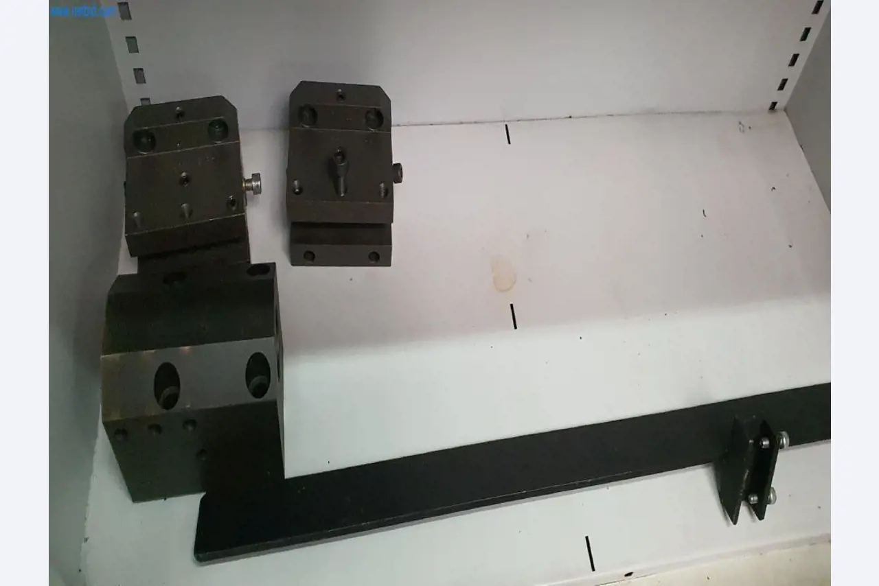 Máquinas para a produção de peças fresadas, torneadas e rectificadas-5