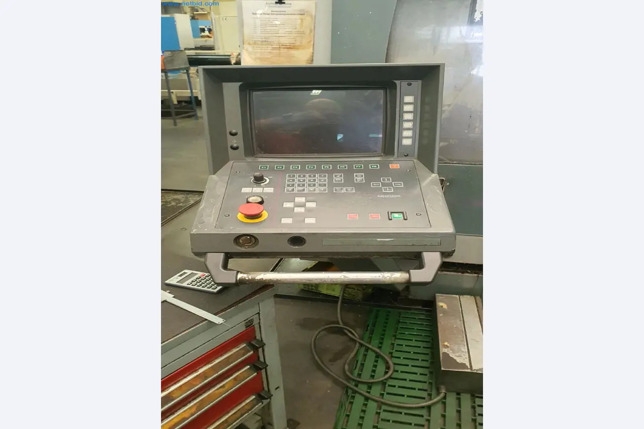 Machines pour la fabrication de pièces de fraisage, de tournage et de rectification-5