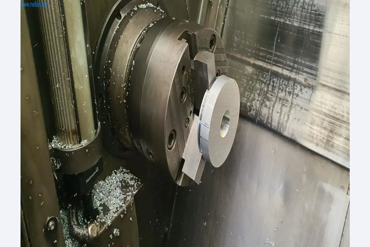 Machines pour la fabrication de pièces de fraisage, de tournage et de rectification-6