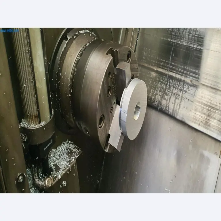 Machines pour la fabrication de pièces de fraisage, de tournage et de rectification-6