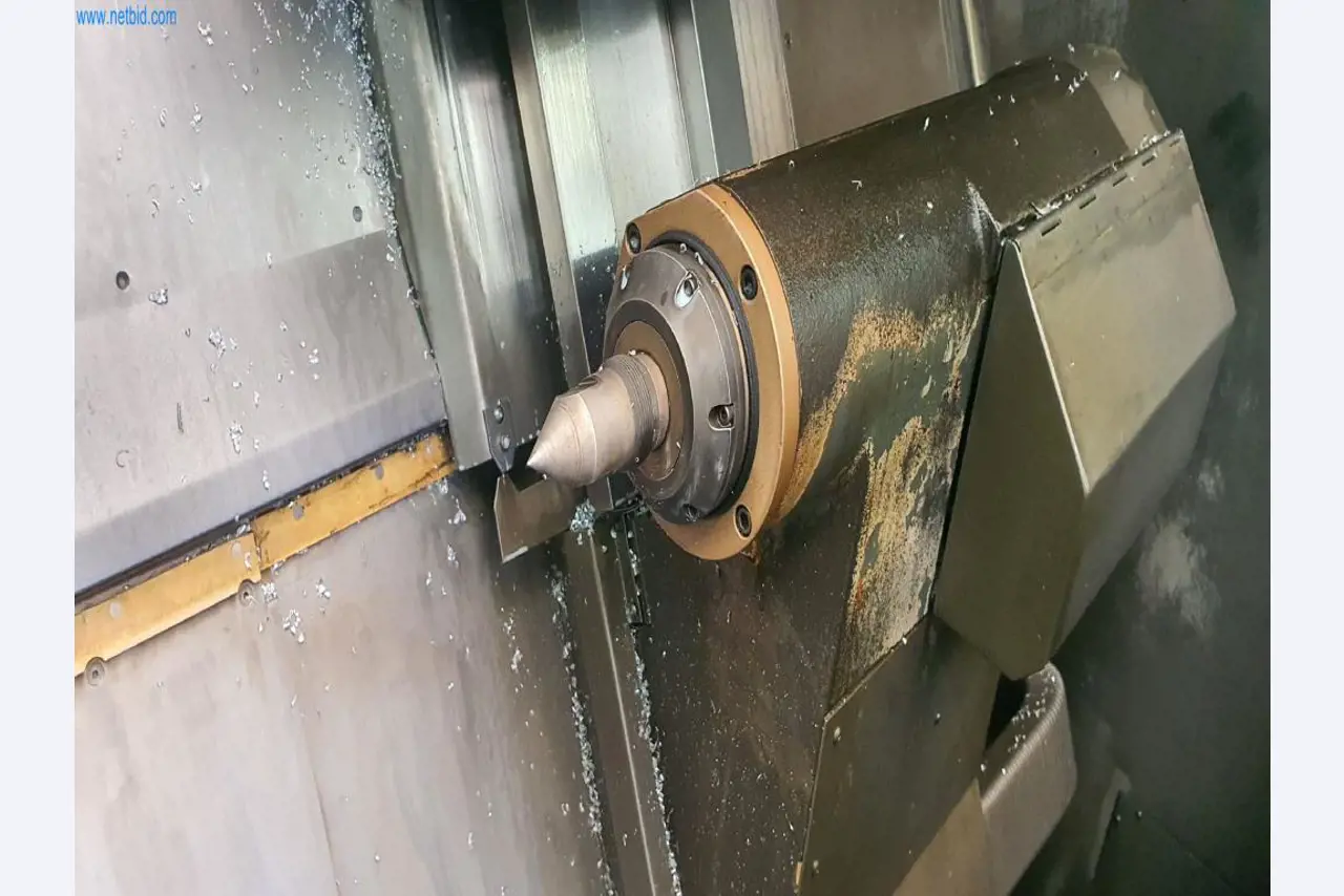 Machines pour la fabrication de pièces de fraisage, de tournage et de rectification-8