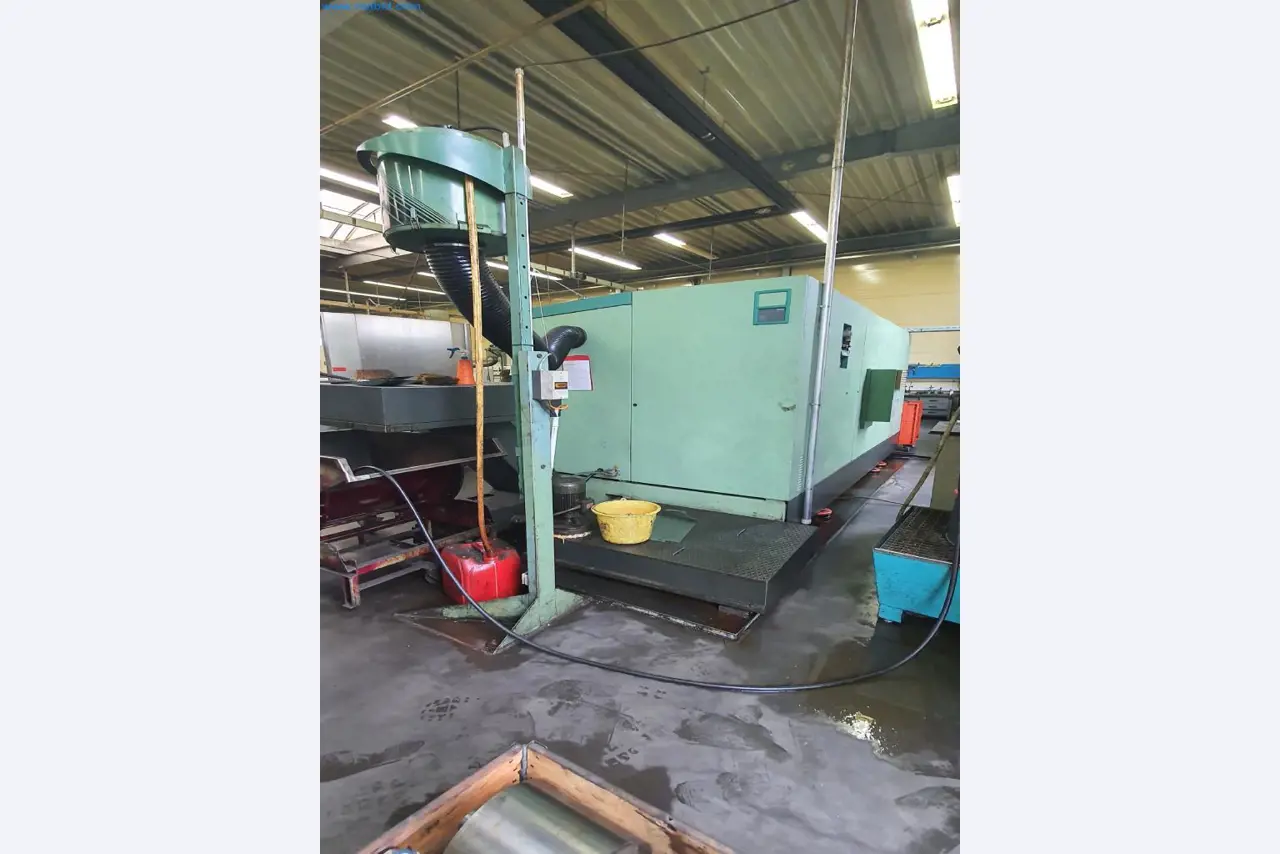 Máquinas para a produção de peças fresadas, torneadas e rectificadas-9