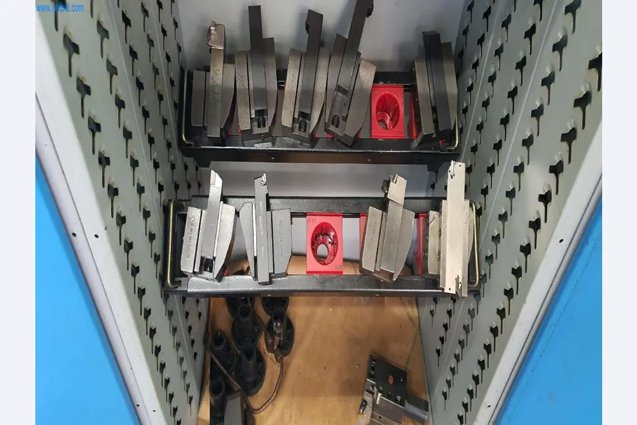 Máquinas para a produção de peças fresadas, torneadas e rectificadas-4