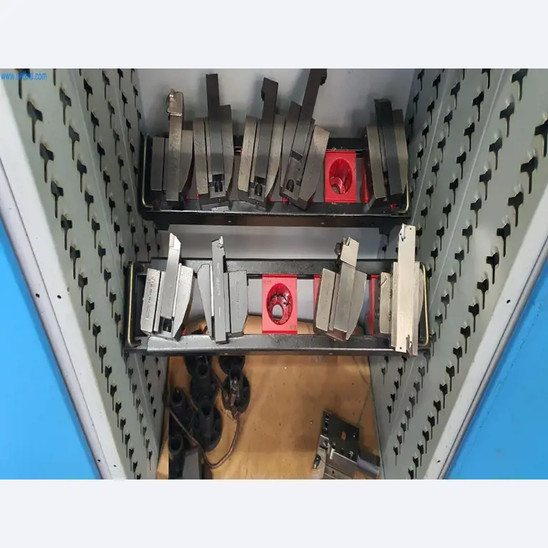 Máquinas para a produção de peças fresadas, torneadas e rectificadas-4