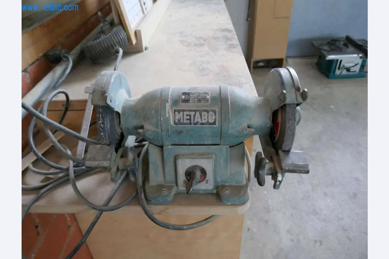 Machines, operating and office equipment, inventories from the carpentry/furniture construction sector -1