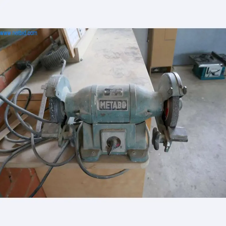 Machines, operating and office equipment, inventories from the carpentry/furniture construction sector -1