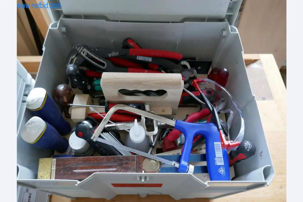 Maquinaria, inmovilizado material y existencias del segmento de construcción de carpintería/muebles-1