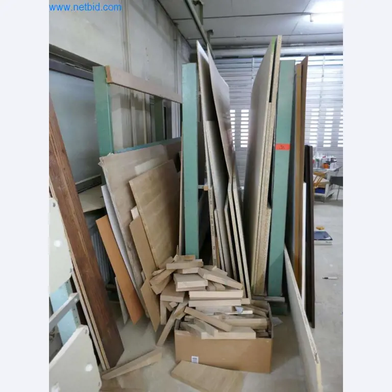 Stroje, pozemky, budovy a zařízení a zásoby ze segmentu truhlářství/nábytkářství.-1