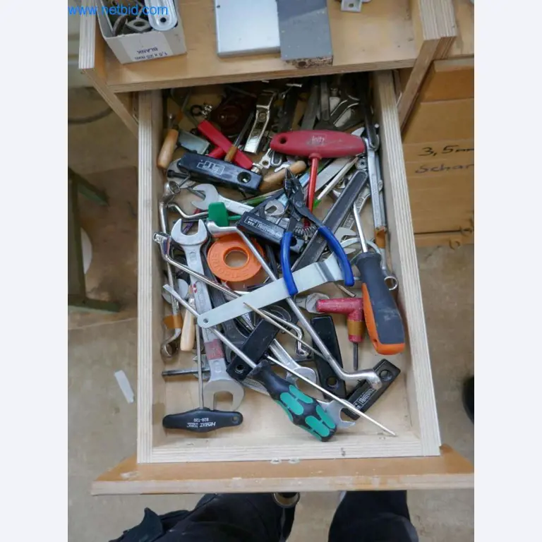 Maschinen, BGA und Warenvorräte aus dem Bereich Schreinerei/-Möbelbau -18