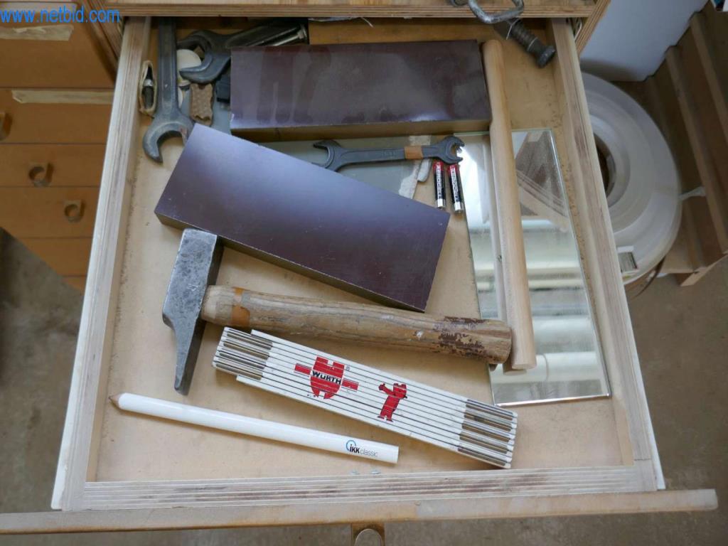 Maquinaria, inmovilizado material y existencias del segmento de construcción de carpintería/muebles-4