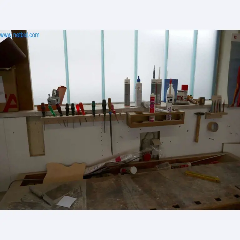 Stroje, pozemky, budovy a zařízení a zásoby ze segmentu truhlářství/nábytkářství.-1