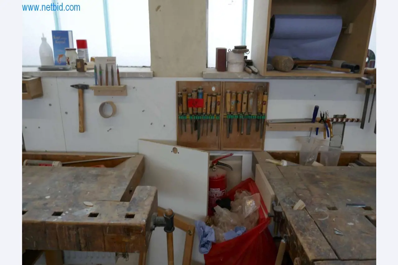 Stroje, pozemky, budovy a zařízení a zásoby ze segmentu truhlářství/nábytkářství.-2