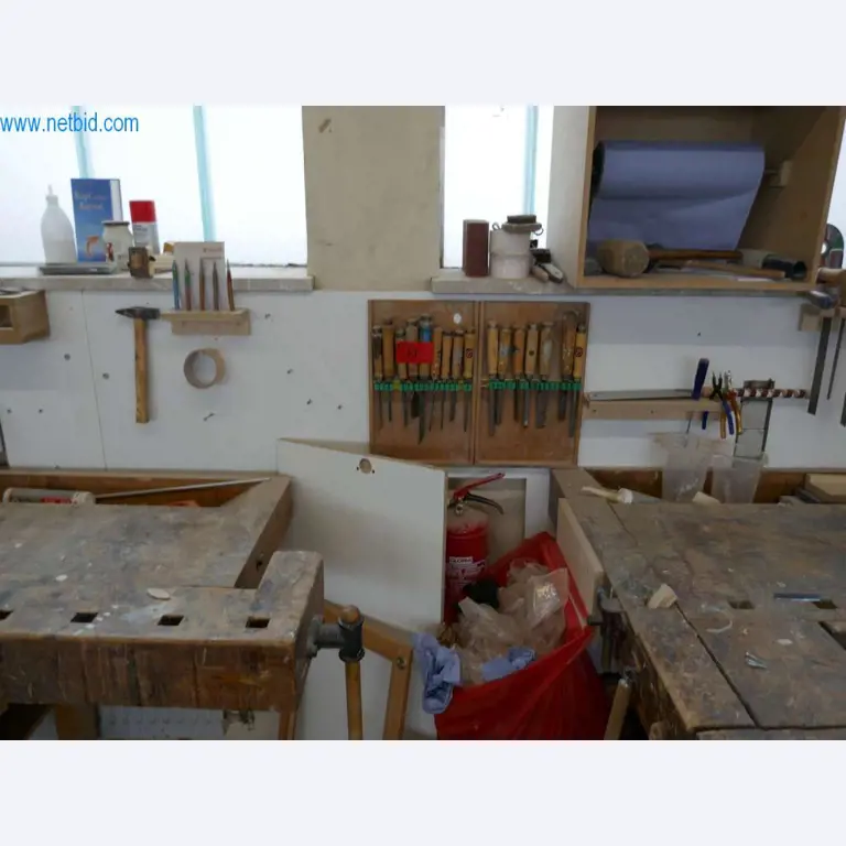 Stroje, pozemky, budovy a zařízení a zásoby ze segmentu truhlářství/nábytkářství.-2