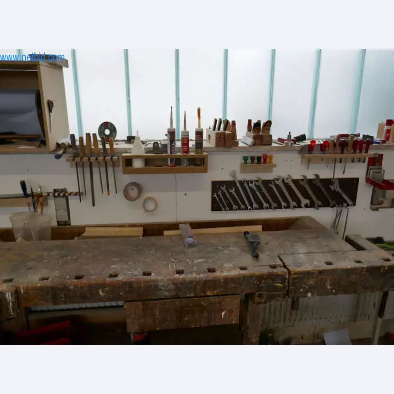 Stroje, pozemky, budovy a zařízení a zásoby ze segmentu truhlářství/nábytkářství.-3