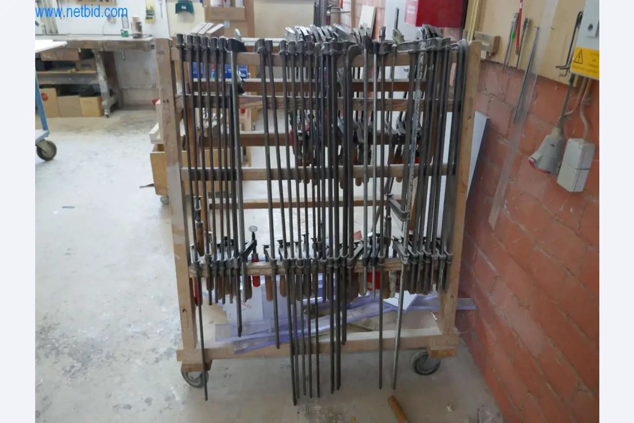 Maquinaria, inmovilizado material y existencias del segmento de construcción de carpintería/muebles-2