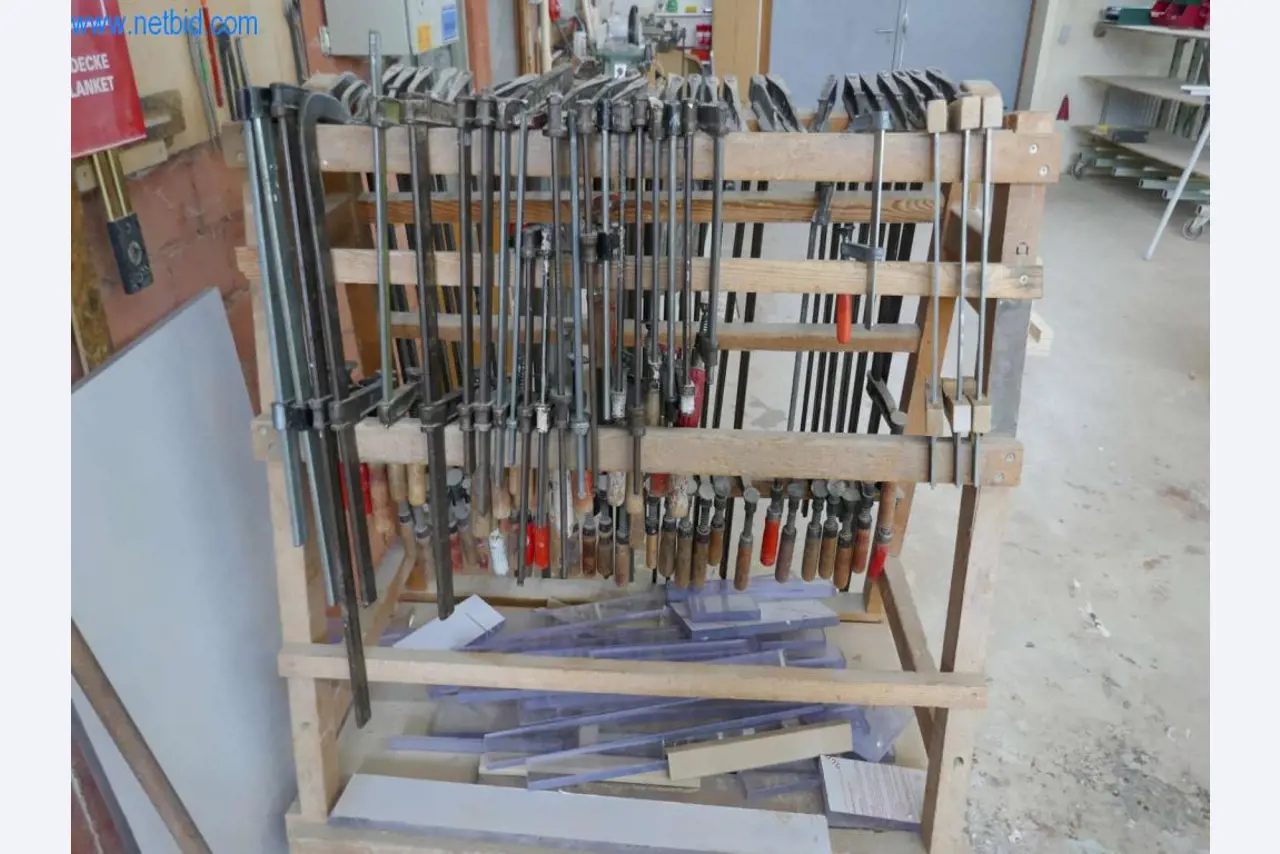 Maquinaria, inmovilizado material y existencias del segmento de construcción de carpintería/muebles-4