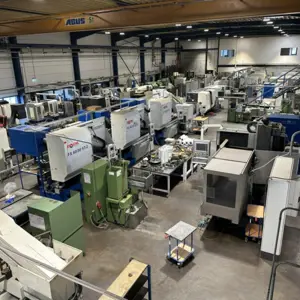 Machines from the toolmaking sector (CNC machining, grinding technology)