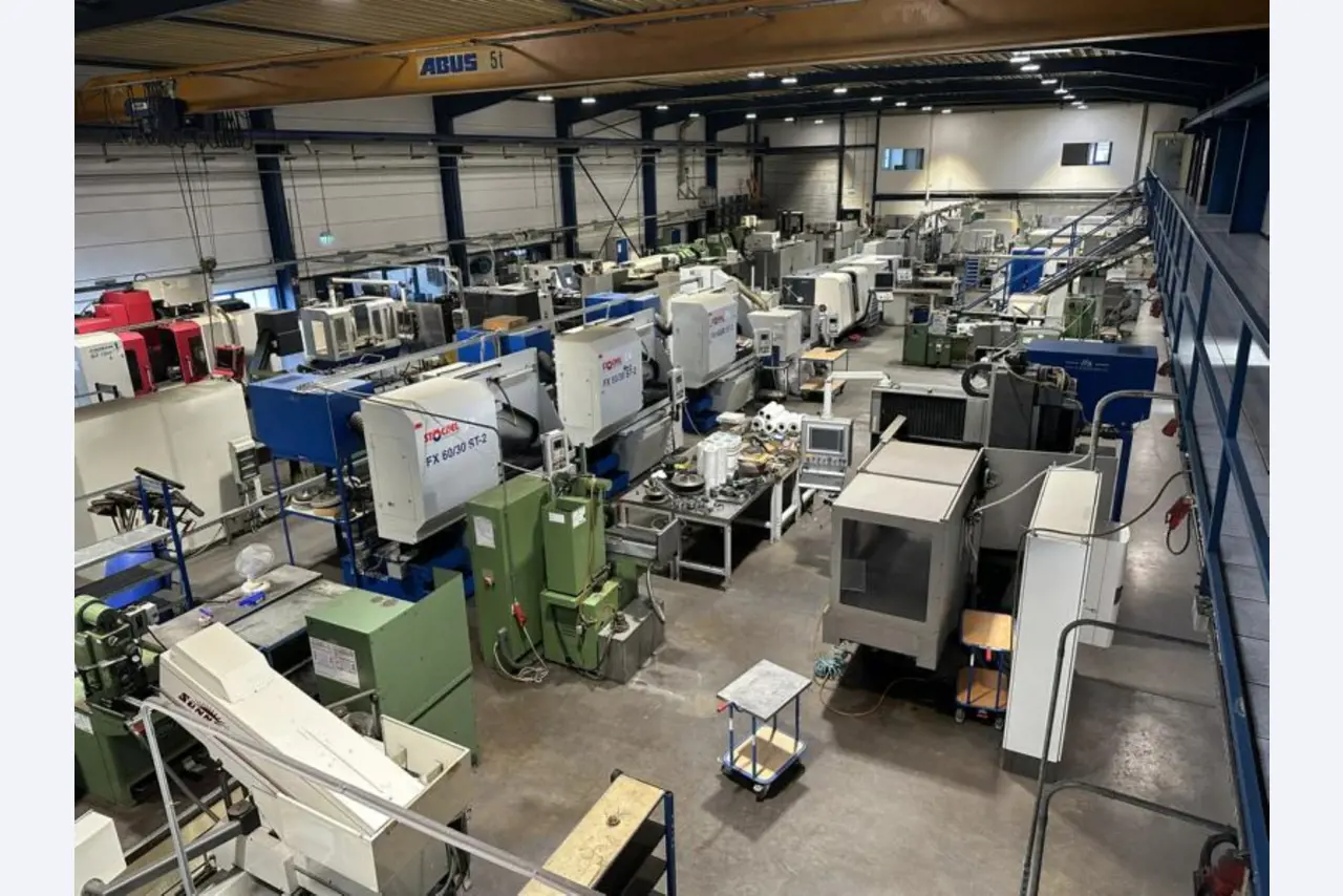 Machines from the toolmaking sector (CNC machining, grinding technology)-1