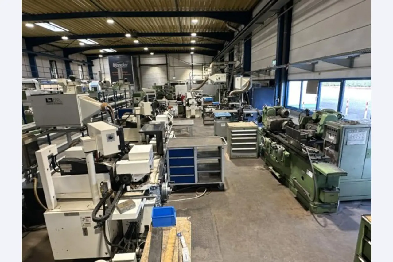 Machines from the toolmaking sector (CNC machining, grinding technology)-9