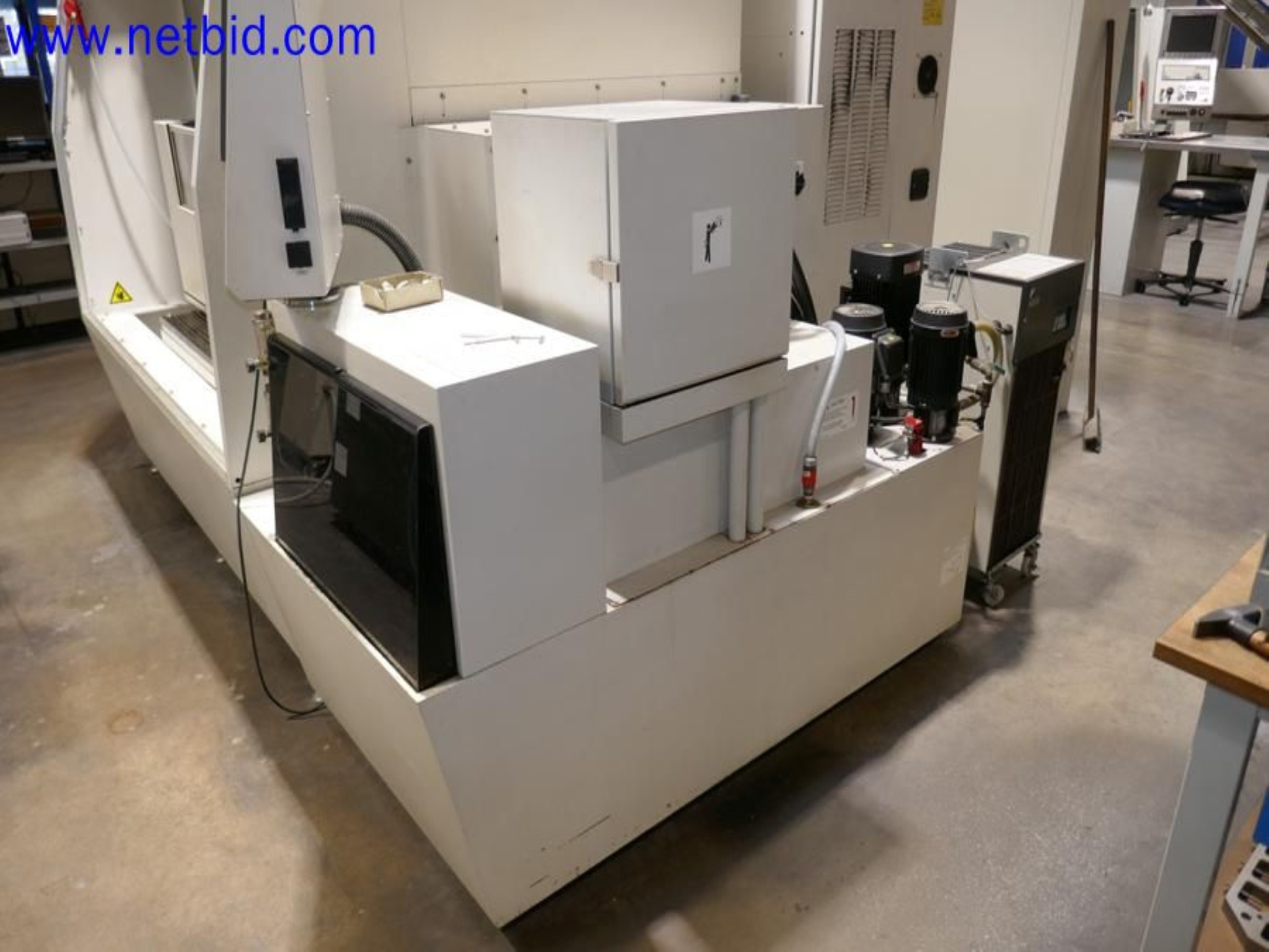 Machines from the toolmaking sector (CNC machining, grinding technology)-3