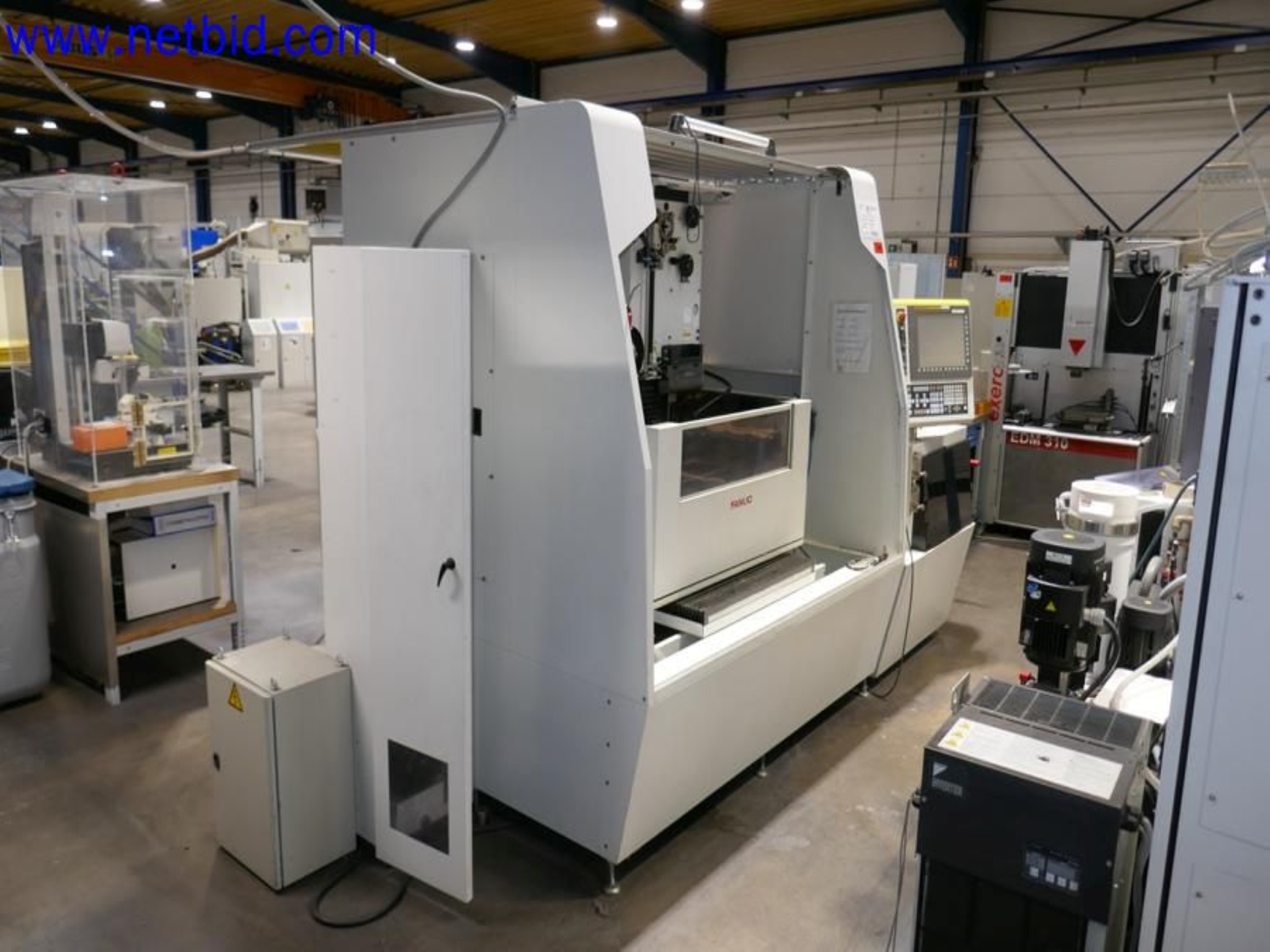 Machines from the toolmaking sector (CNC machining, grinding technology)-6