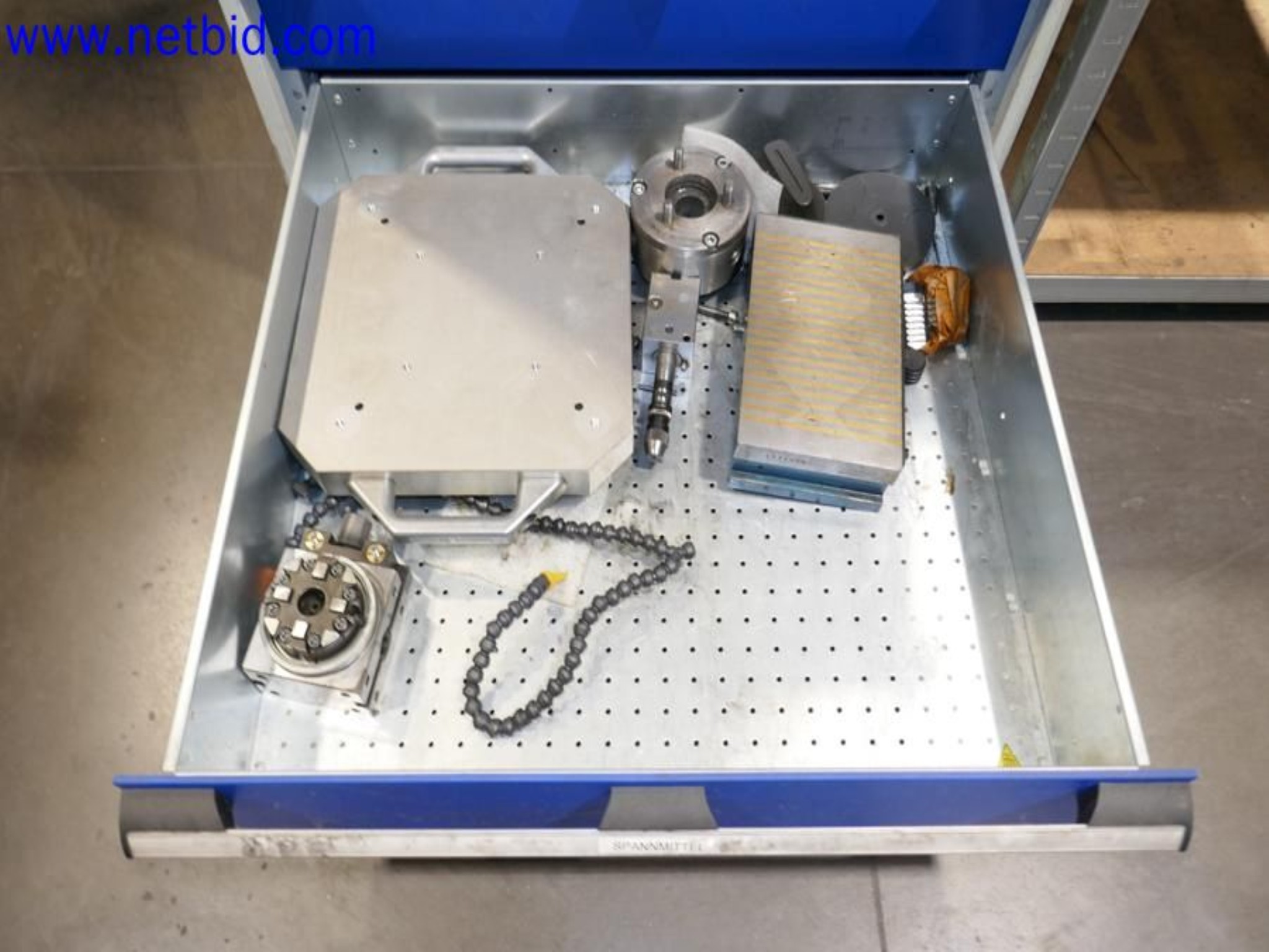 Machines from the toolmaking sector (CNC machining, grinding technology)-2