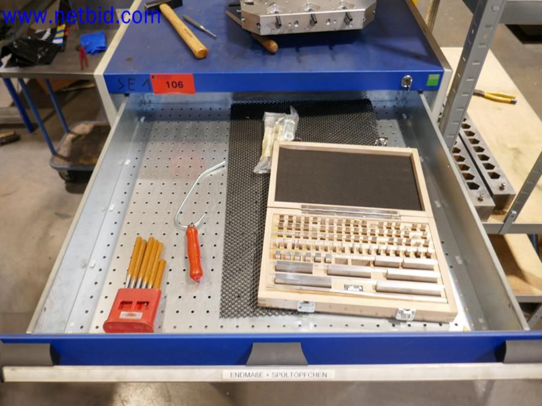 Machines from the toolmaking sector (CNC machining, grinding technology)-4