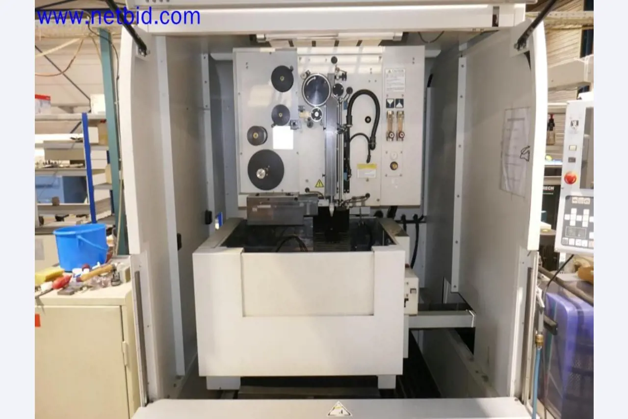 Machines from the toolmaking sector (CNC machining, grinding technology)-5