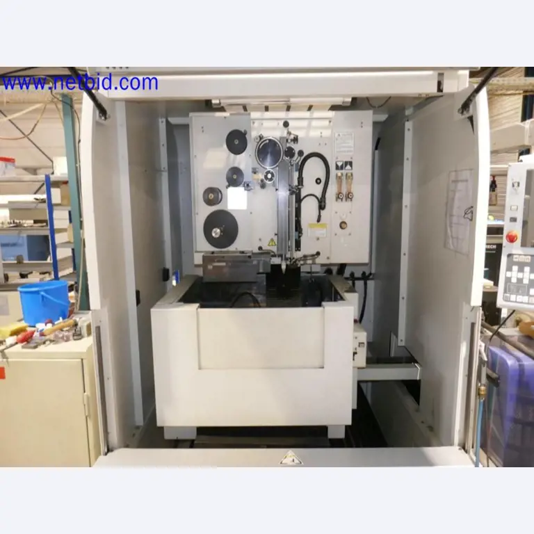 Machines from the toolmaking sector (CNC machining, grinding technology)-5