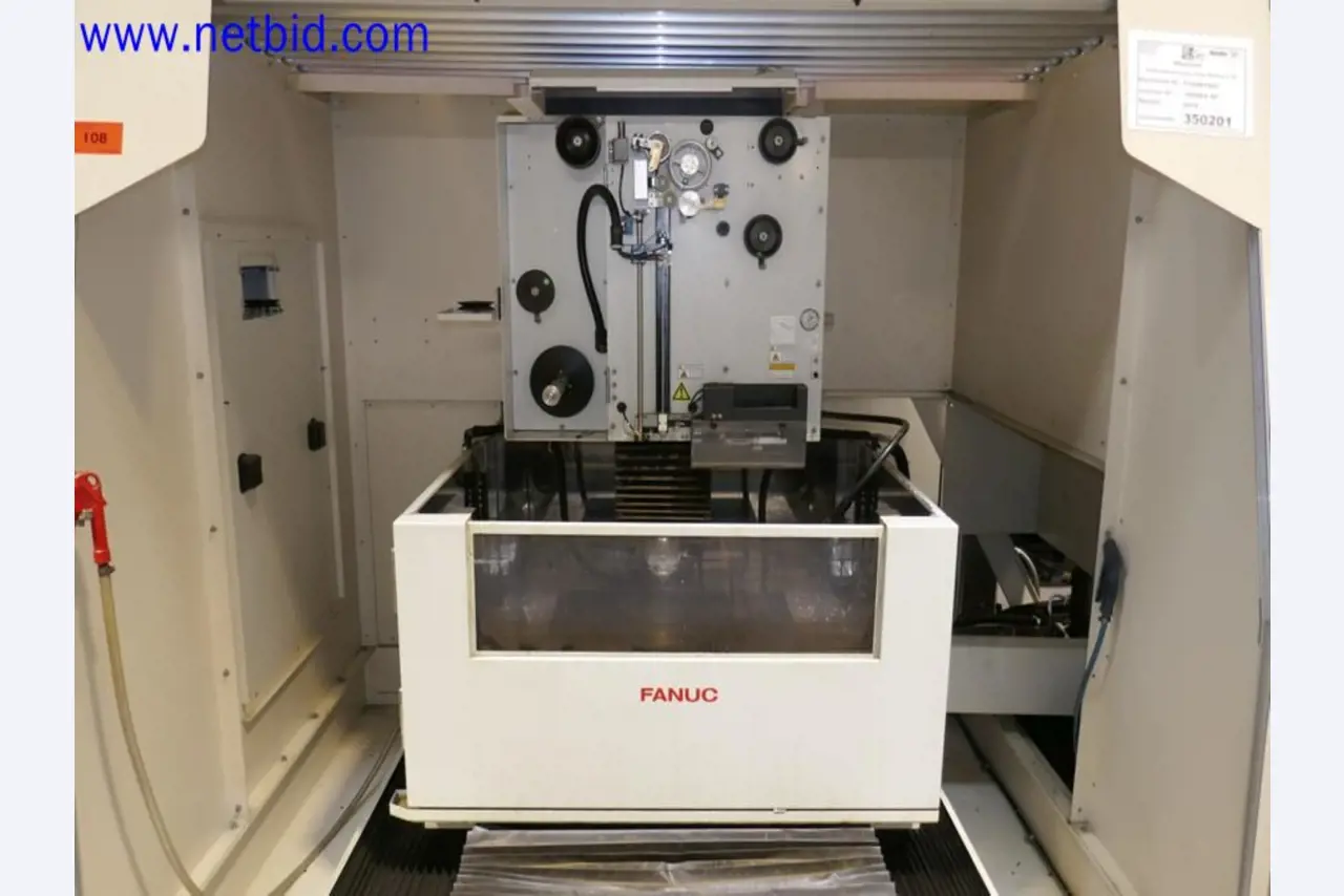 Machines from the toolmaking sector (CNC machining, grinding technology)-3