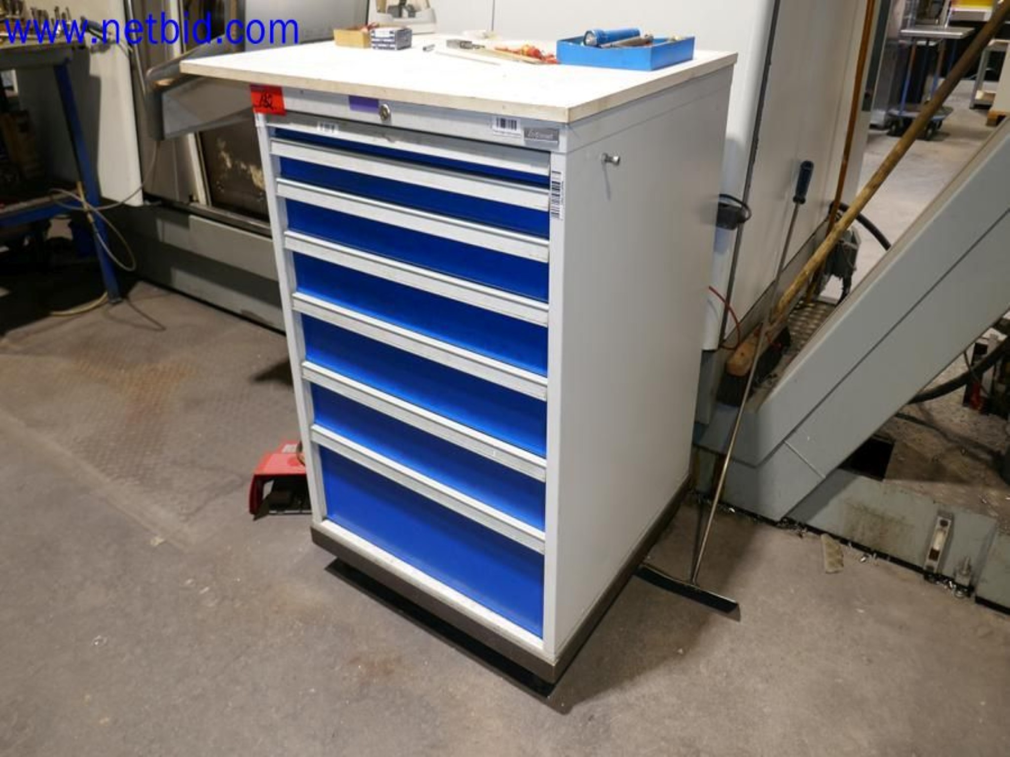 Machines from the toolmaking sector (CNC machining, grinding technology)-10