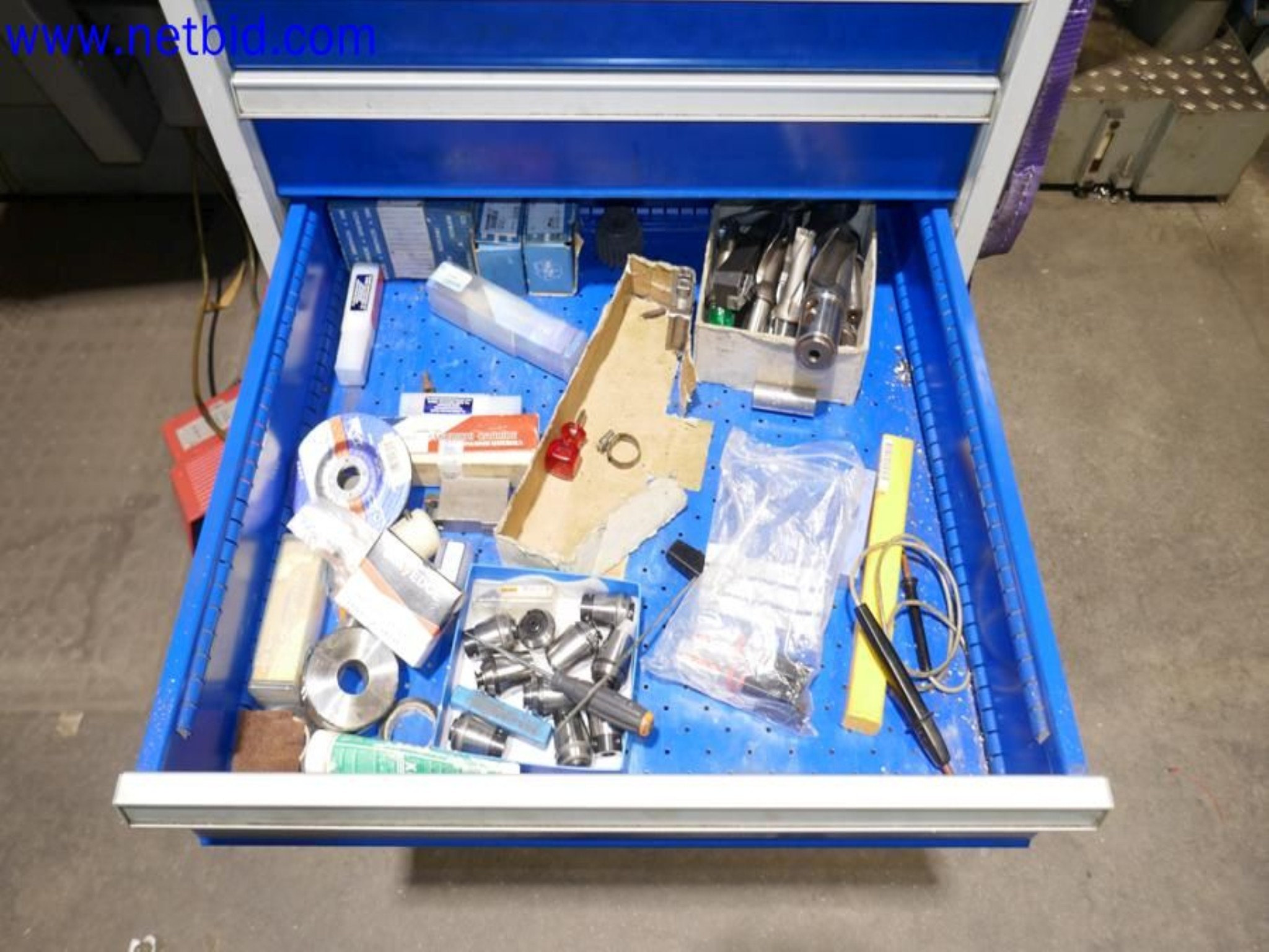 Machines from the toolmaking sector (CNC machining, grinding technology)-14