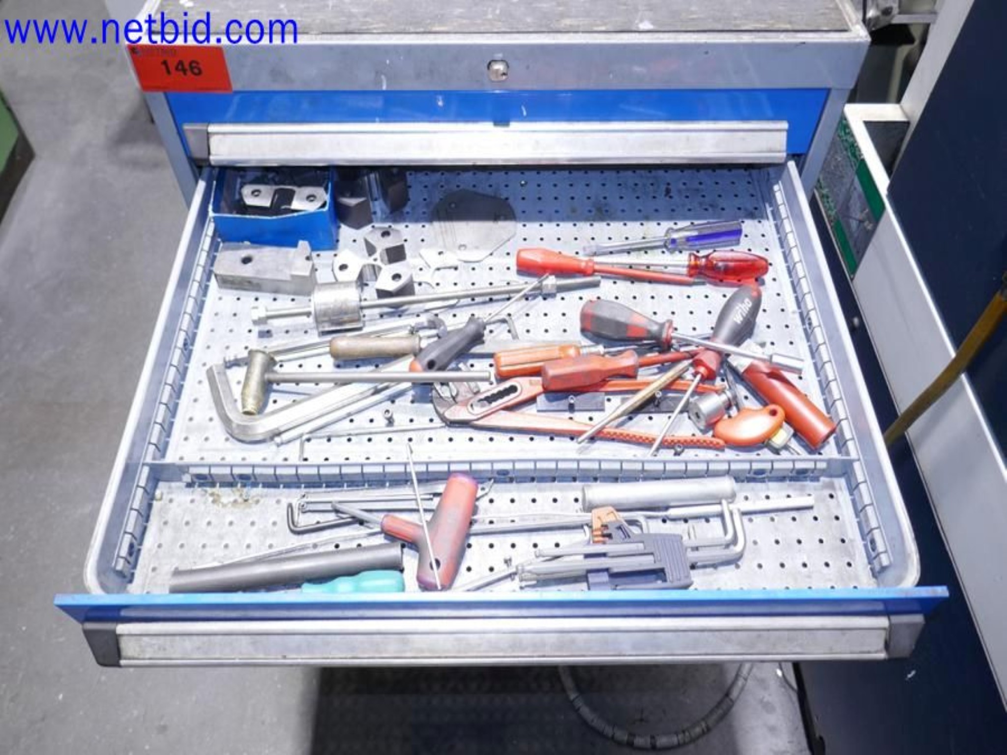 Machines from the toolmaking sector (CNC machining, grinding technology)-2