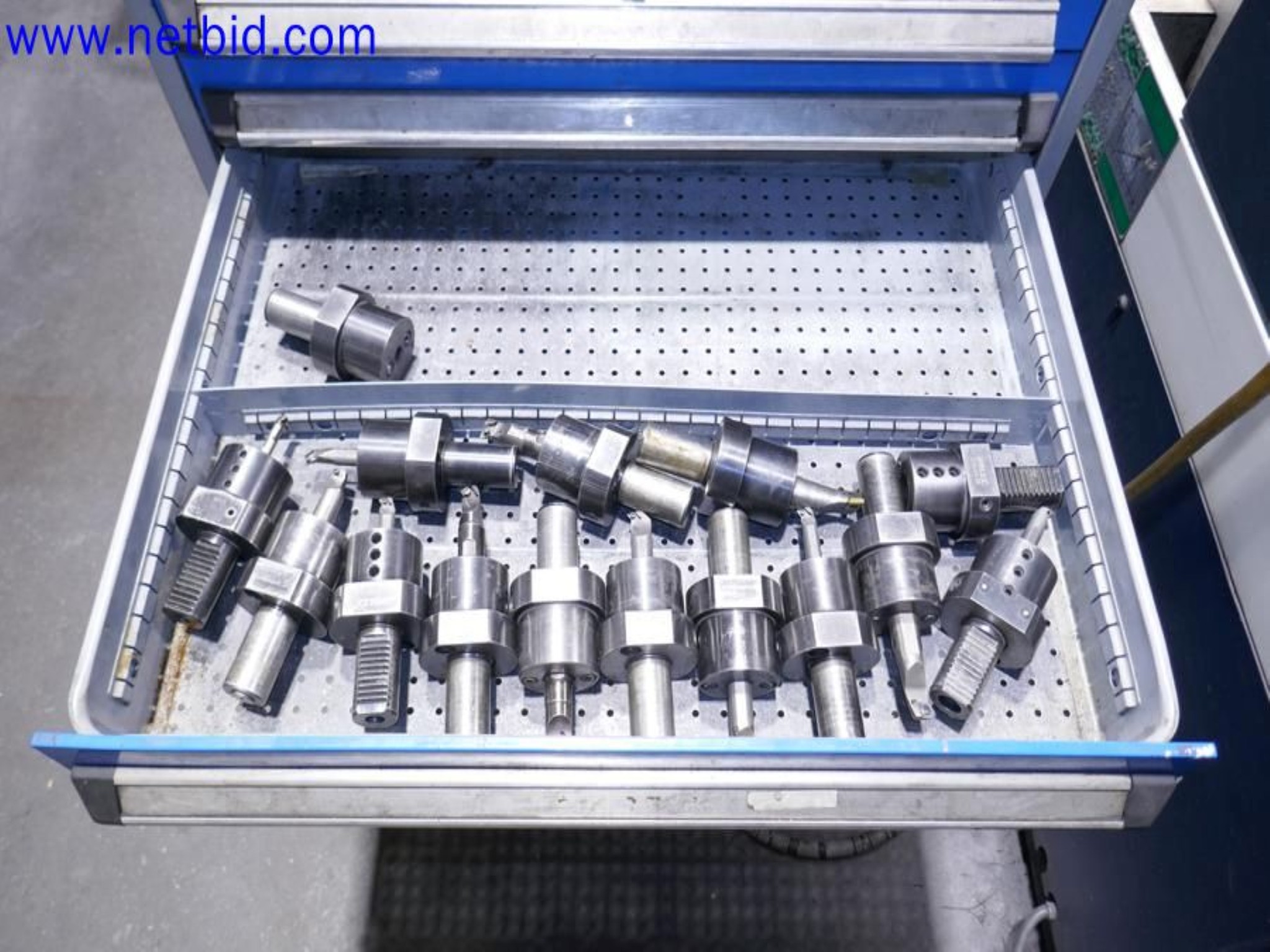 Machines from the toolmaking sector (CNC machining, grinding technology)-3