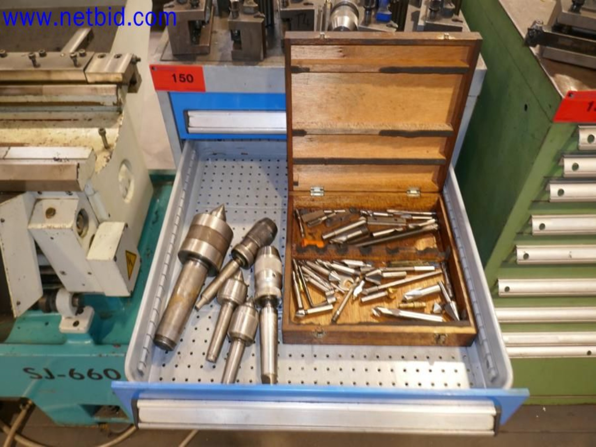 Machines from the toolmaking sector (CNC machining, grinding technology)-12