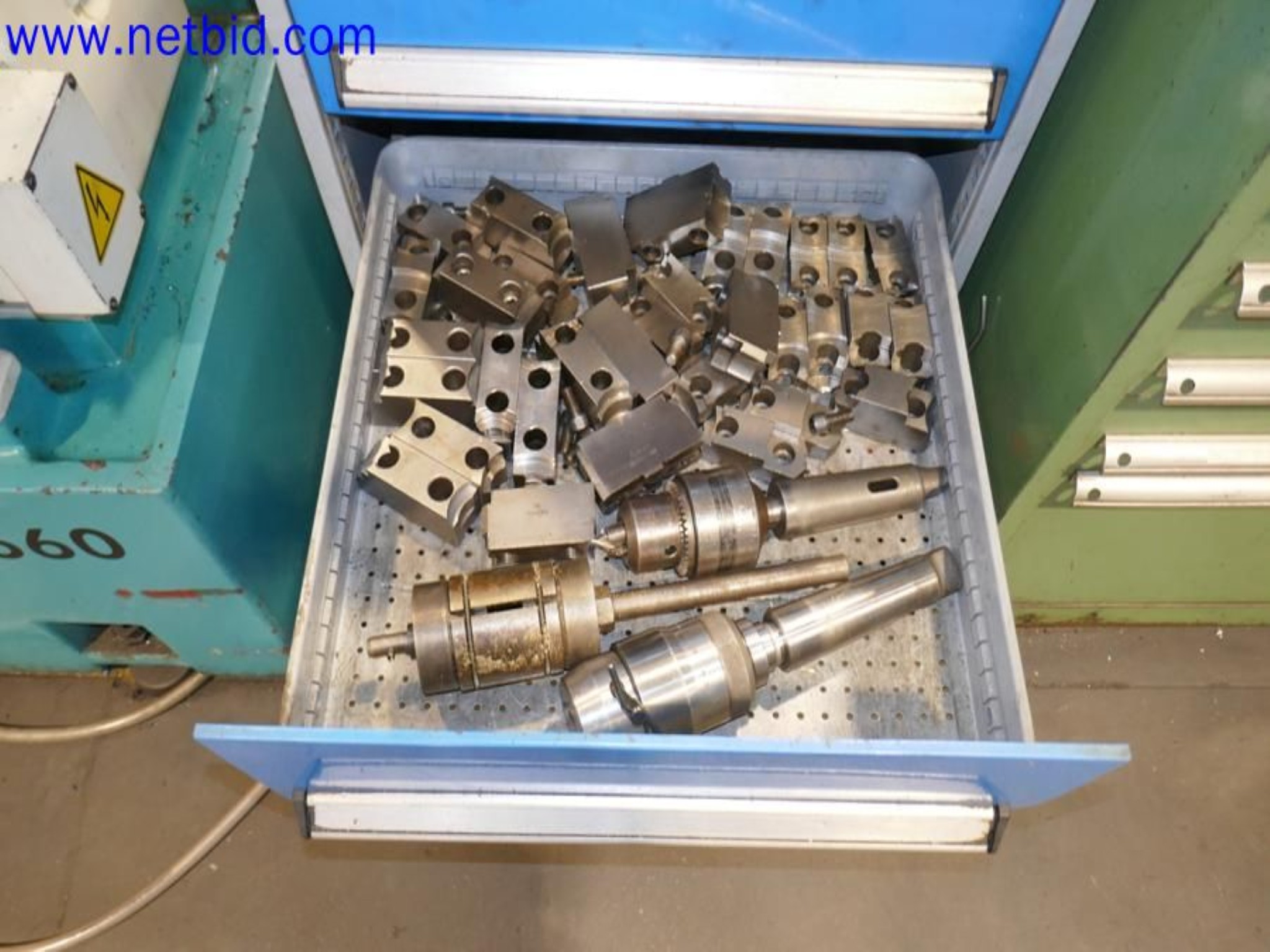 Machines from the toolmaking sector (CNC machining, grinding technology)-13