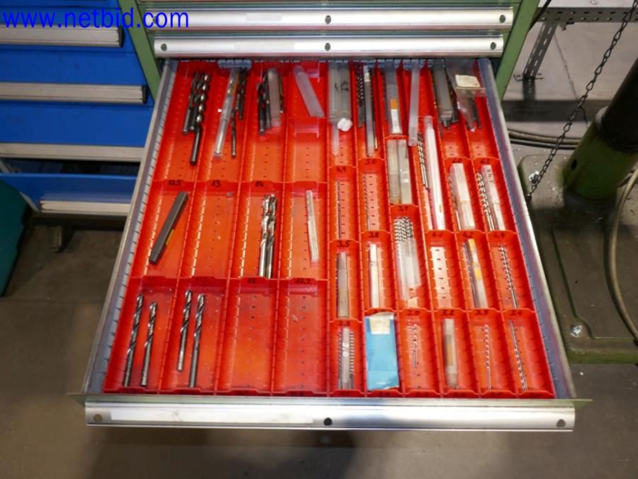 Machines from the toolmaking sector (CNC machining, grinding technology)-11