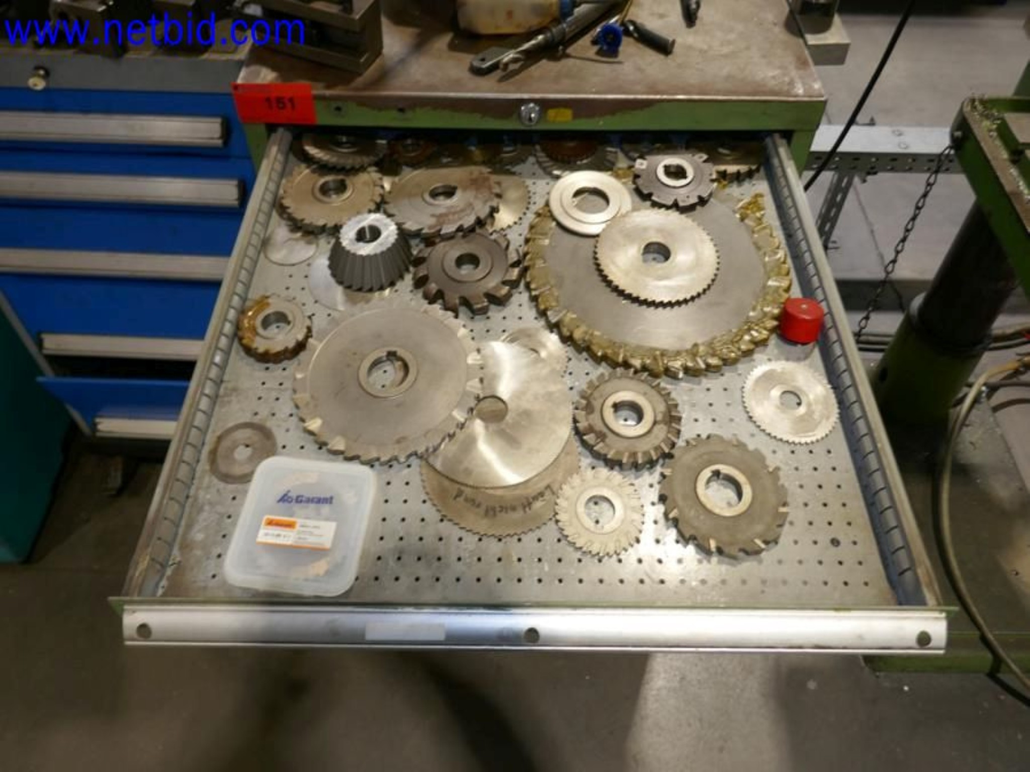 Machines from the toolmaking sector (CNC machining, grinding technology)-12