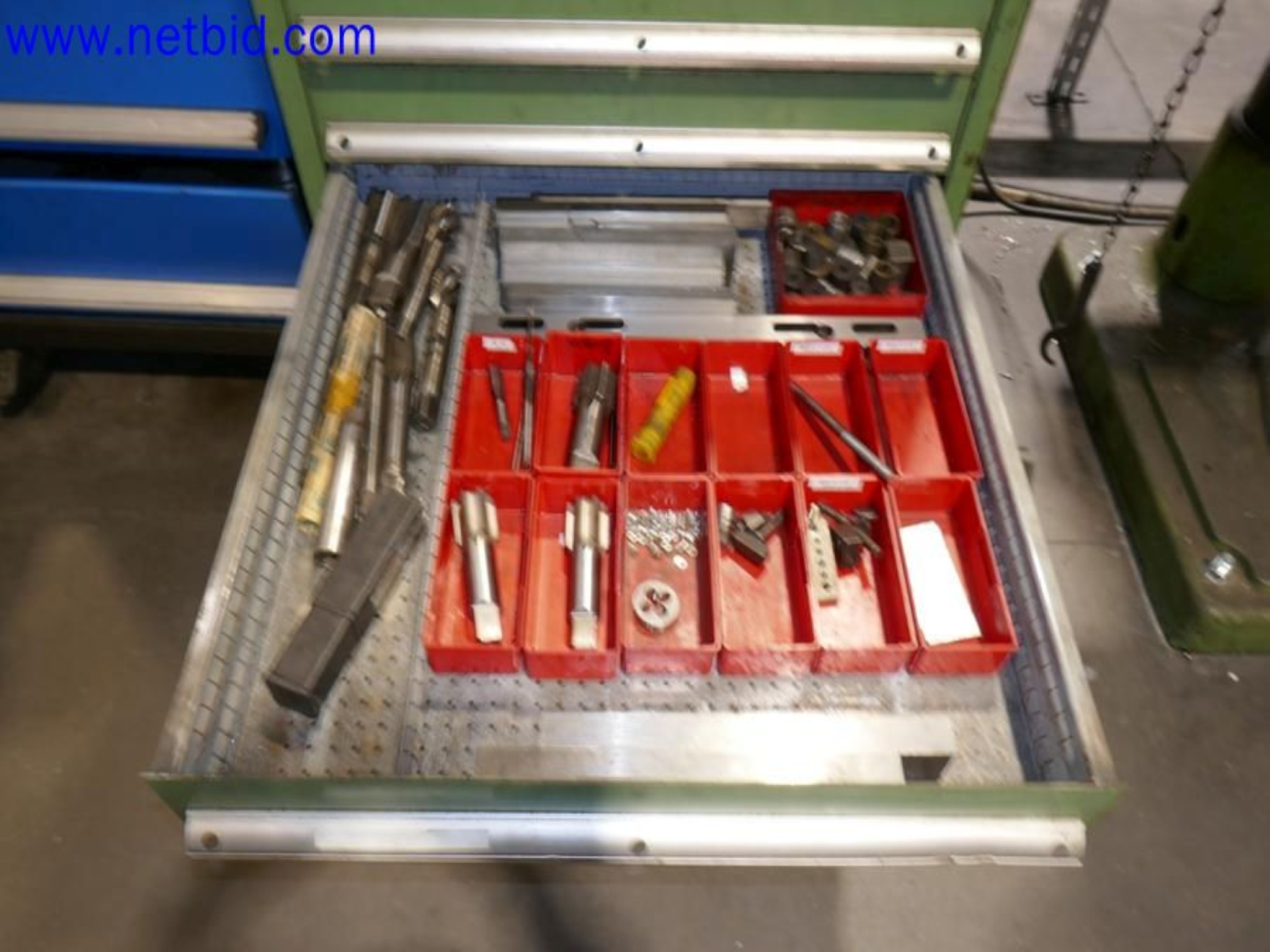 Machines from the toolmaking sector (CNC machining, grinding technology)-13