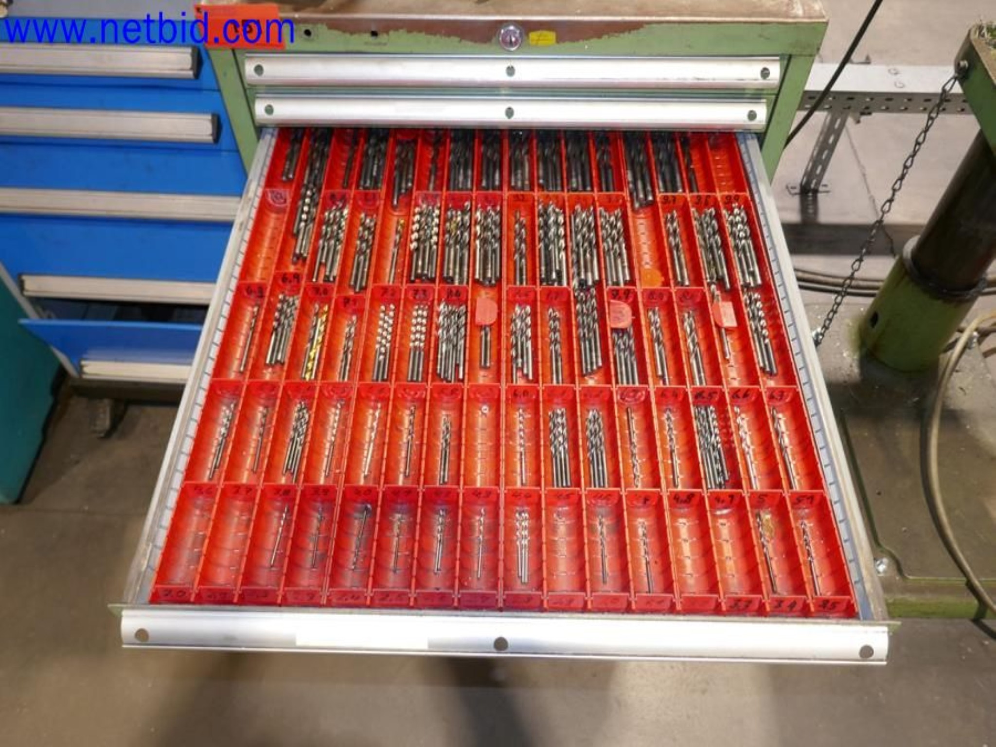 Machines from the toolmaking sector (CNC machining, grinding technology)-8