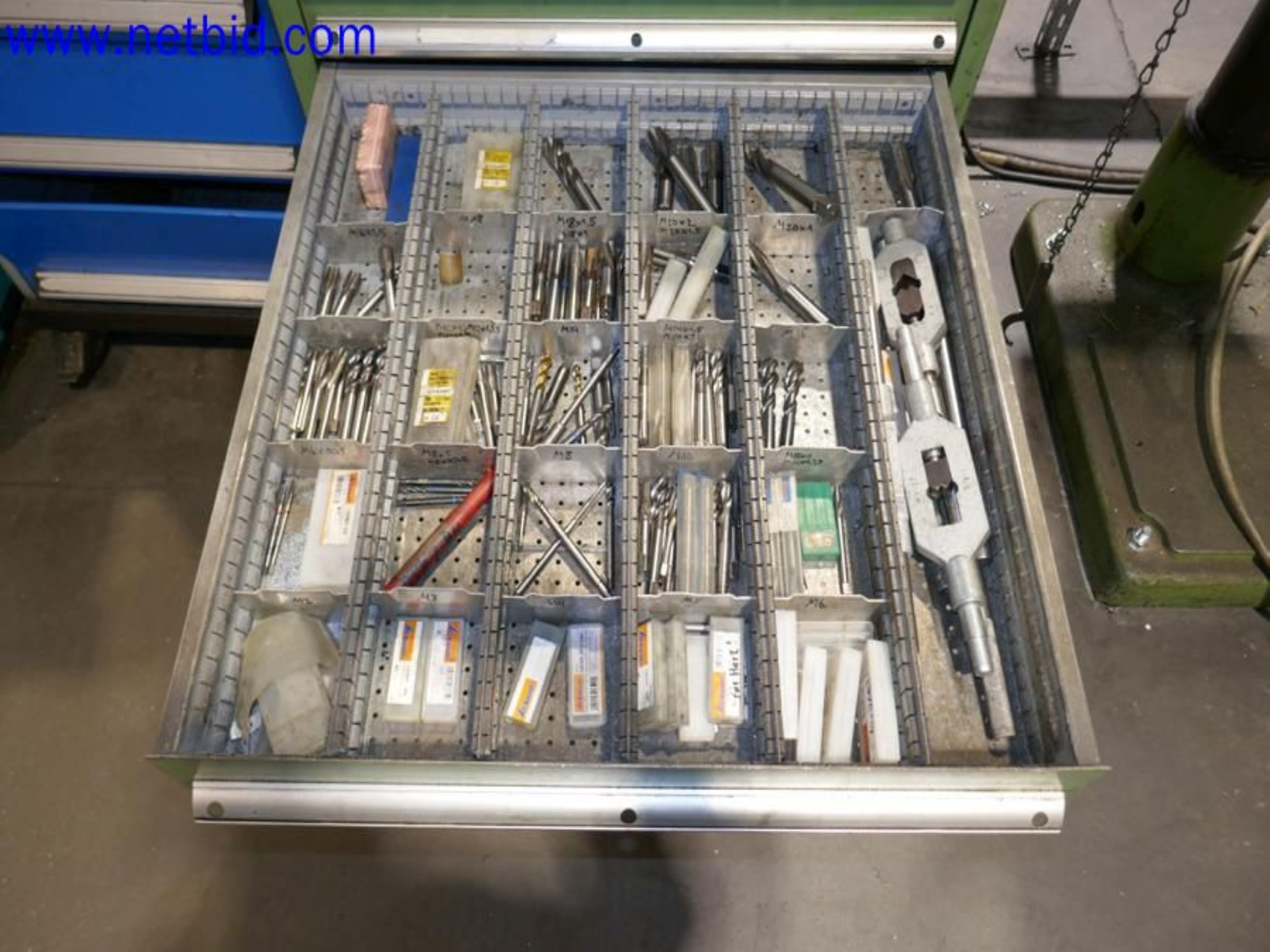 Machines from the toolmaking sector (CNC machining, grinding technology)-9