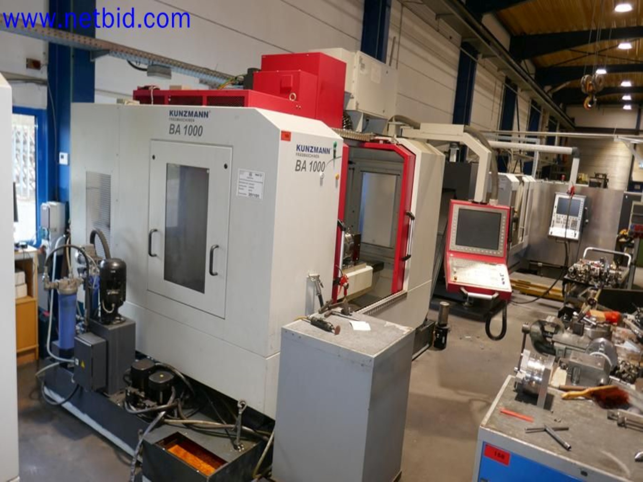 Machines from the toolmaking sector (CNC machining, grinding technology)-4