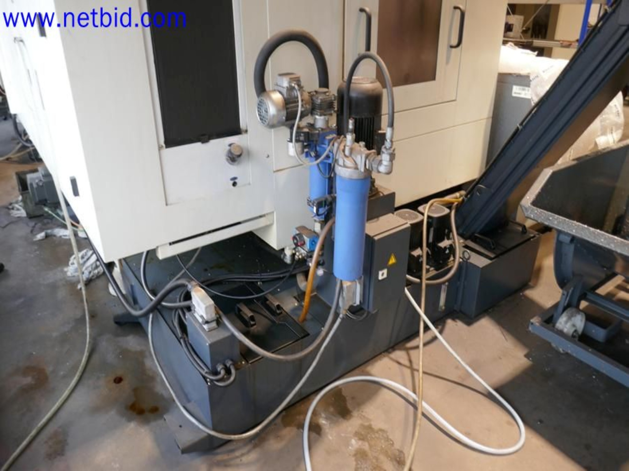 Machines from the toolmaking sector (CNC machining, grinding technology)-7