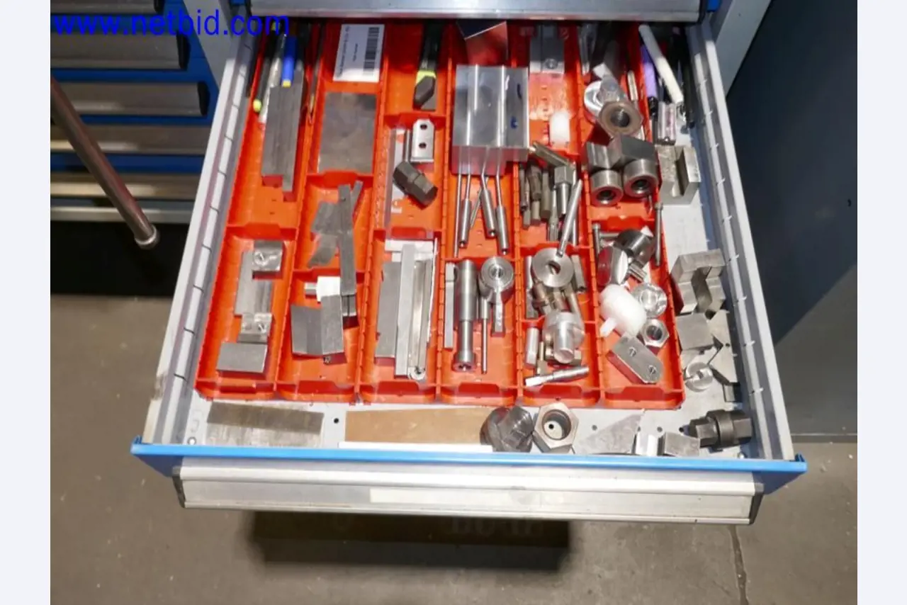 Machines from the toolmaking sector (CNC machining, grinding technology)-13