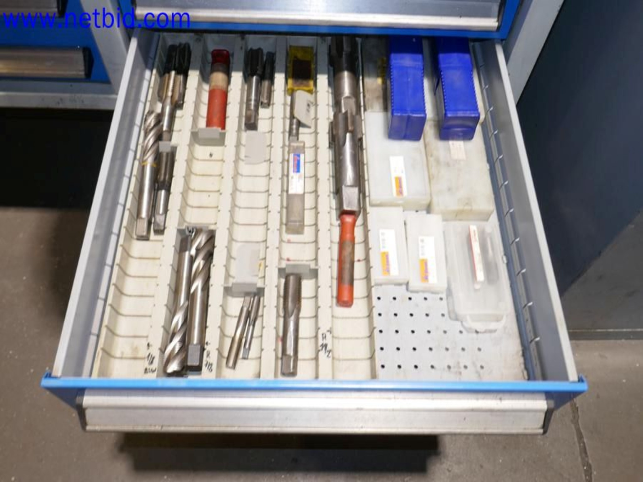 Machines from the toolmaking sector (CNC machining, grinding technology)-15