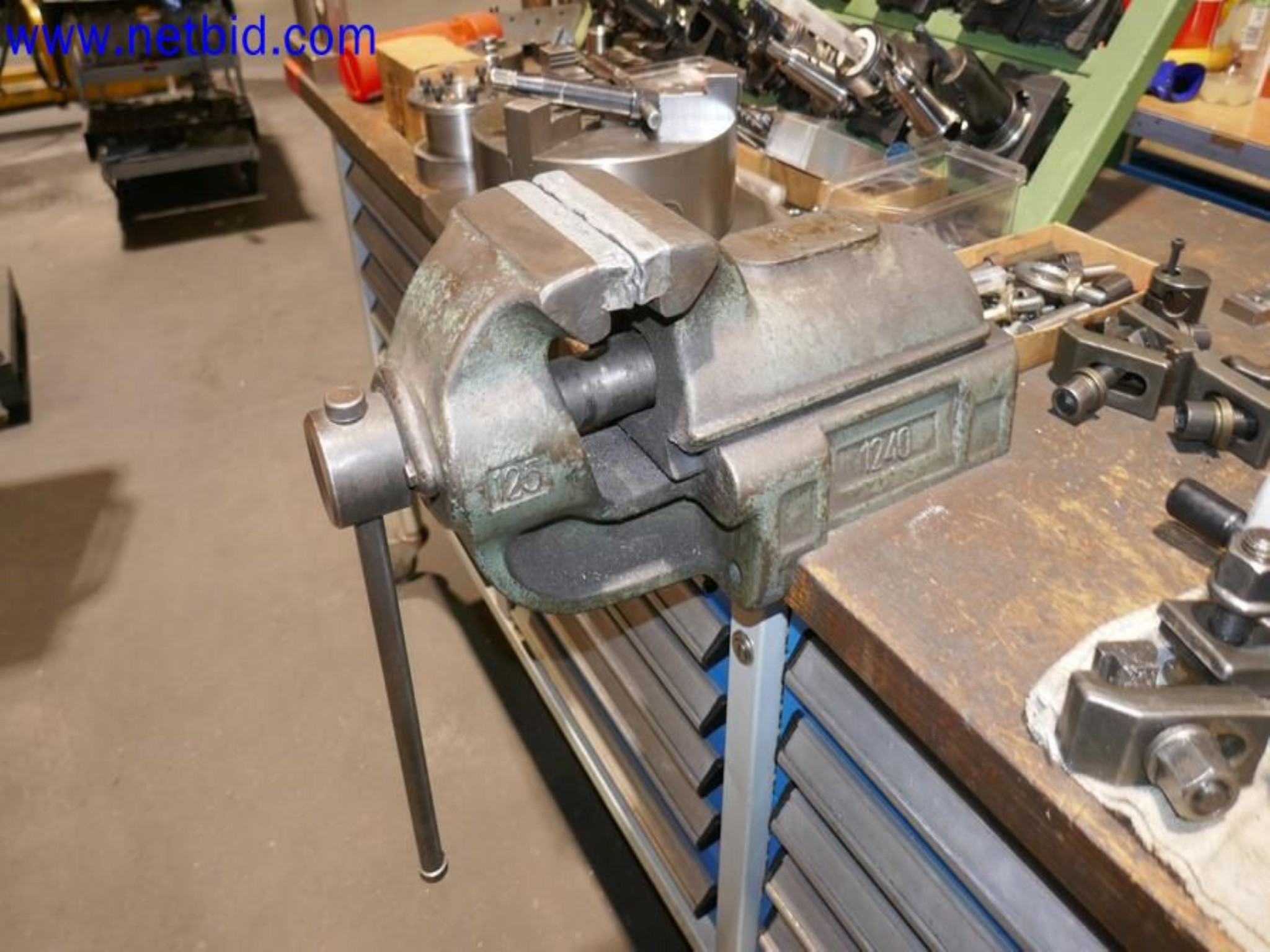 Machines from the toolmaking sector (CNC machining, grinding technology)-16