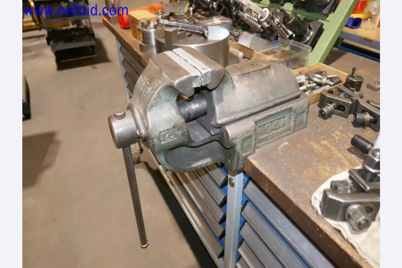 Machines from the toolmaking sector (CNC machining, grinding technology)-16