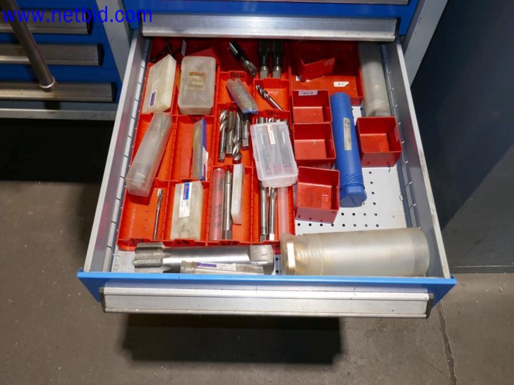 Machines from the toolmaking sector (CNC machining, grinding technology)-17