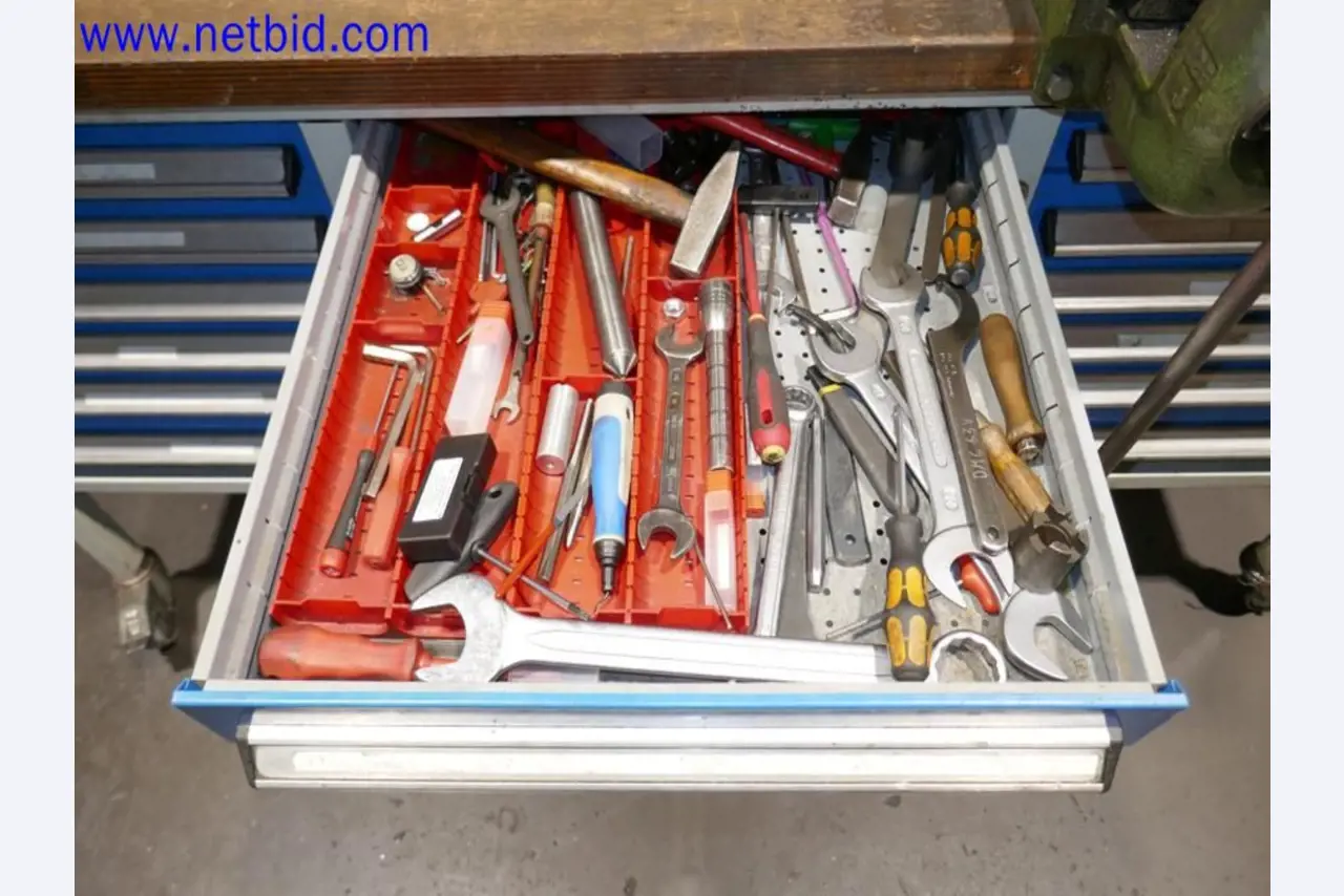 Machines from the toolmaking sector (CNC machining, grinding technology)-12